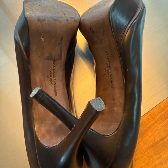 Vera Wang Classic Black Heels - Picture 7 of 11